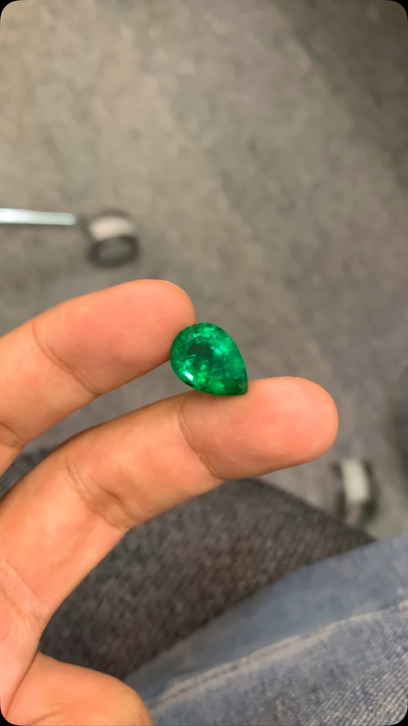 Emerald 6.43 ct